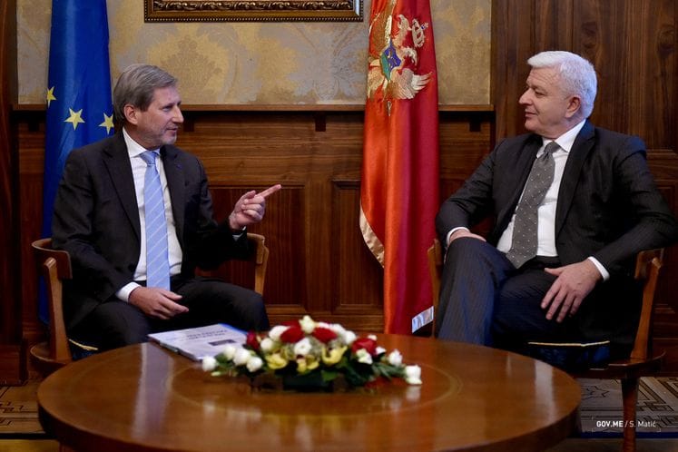 Predsjednik Vlade Duško Marković primio komesara EU za politiku susjedstva i pregovore o proširenju Johanesa Hana