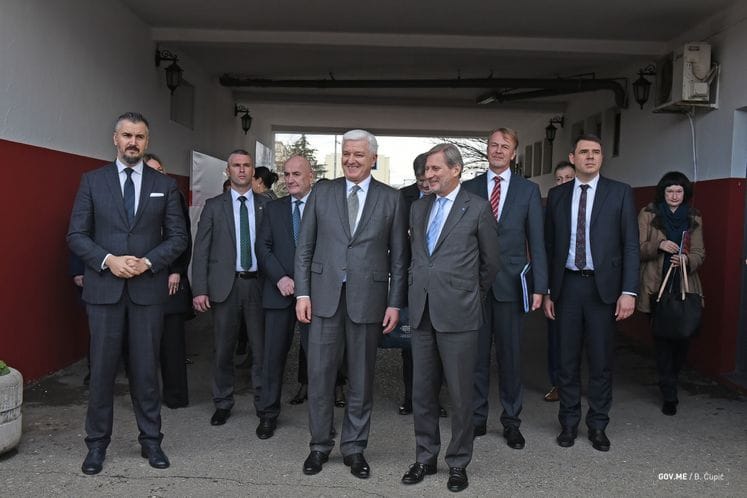 Premijer Marković i evropski komesar Han: Pomoć EU značajno doprinosu povezivanju ZB i njegovoj integraciji u EU