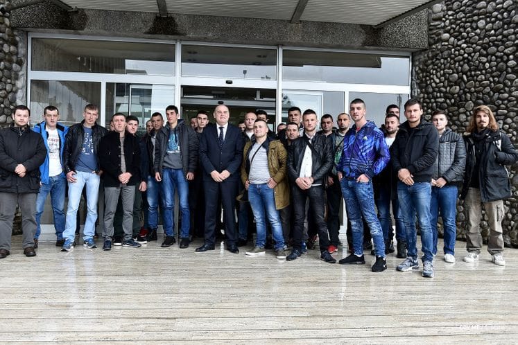 Potpredsjednik Simović ispratio mlade poljoprivrednike u studijsku posjetu: Potrebna su im znanja i vještine jer će biti dio evropske porodice mladih farmera