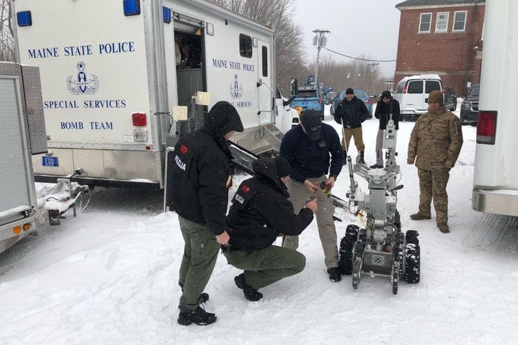 Službenici Grupe za antiteroristički pregled prošli studijski program u državi Mejn
