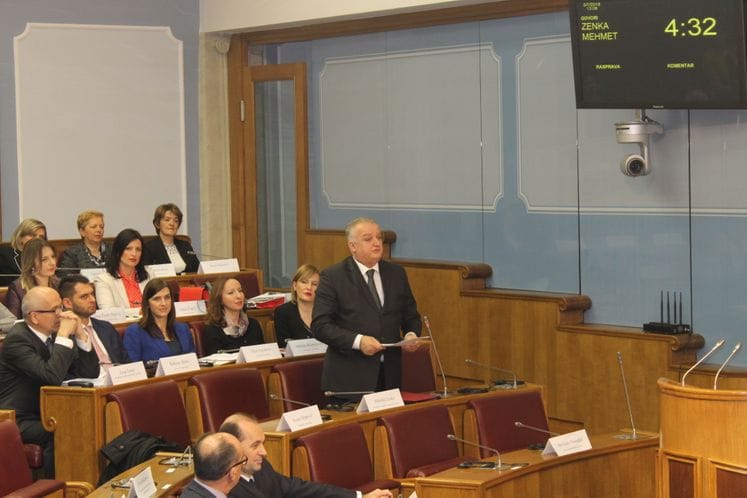 Ministar Zenka na osmom zasijedanju Ženskog parlamenta