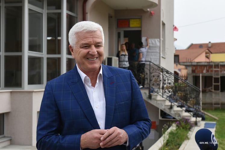 Premijer Marković glasao: vjerujem da će izbori proteći u demokratskoj i slobodnoj atmosferi