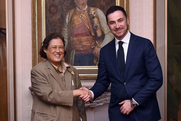 Susret tajlandske princeze Maha Chakri Sirindhorn i ministra kulture Aleksandra Bogdanovića