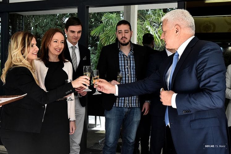 Premijer Marković primio delegaciju studenata: Vašoj generaciji ostavljamo sigurnu državu evropskih vrijednosti, vi ćete koristiti pogodnosti EU