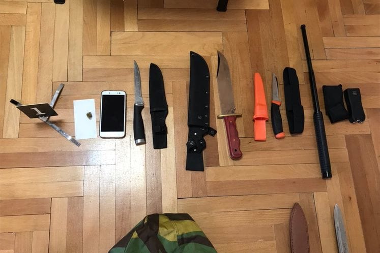 Danilovgrad: U pretresima na četiri lokacije oduzeti vozila, droga, hladno oružje, mobilni telefoni i druge stvari