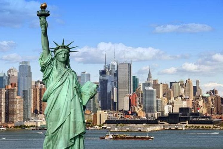 KARASTANOVIĆEVA DONACIJA GENERALNOM KONZULATU CG U NJUJORKU