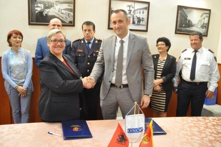 U Skadru potpisan Protokol o saradnji policija Crne Gore i Albanije tokom ljetnje turističke sezone: Crnogorski i albanski policajci sedmo ljeto patroliraju zajedno na našem primorju