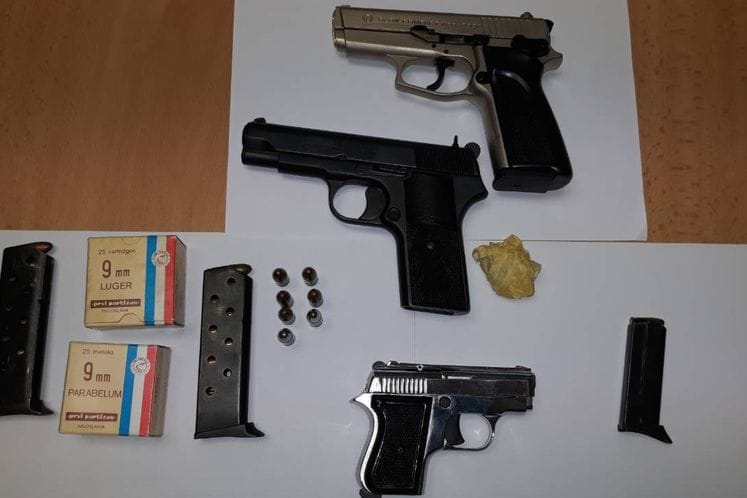 Bar: Pretresi na pet lokacija; pronađeno oružije i municija u ilegalnom posjedu; jedno lice lišeno slobode