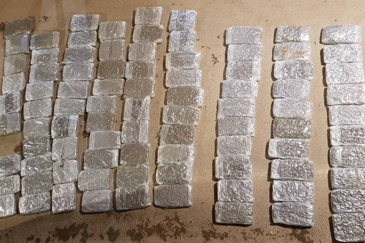 Zajedničko saopštenje: Policijski i carinski službenici na GP Božaj pronašli i oduzeli oko 100 kg skanka i 140 grama hašiša; osumnjičeni lišen slobode