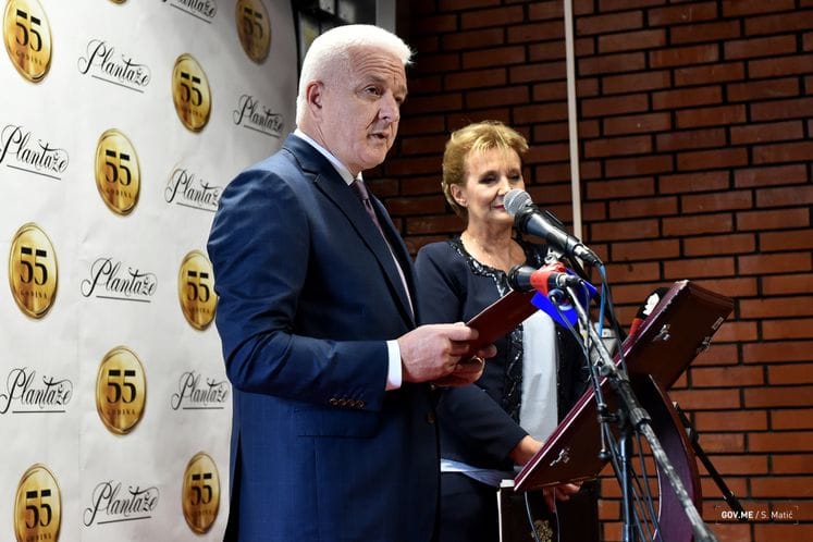 Premijer Marković pustio u „Plantažama“ novu liniju za flaširanje vrijednu tri miliona: Ekonomski pokazatelji ukazuju da ćemo rast iz 2017. dostići, možda i nadmašiti