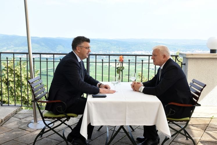 Premijer Marković razgovarao na konferenciji Europa Forum Wachau sa premijerom Plenkovićem: Hrvatska snažno podržava evropski put Crne Gore
