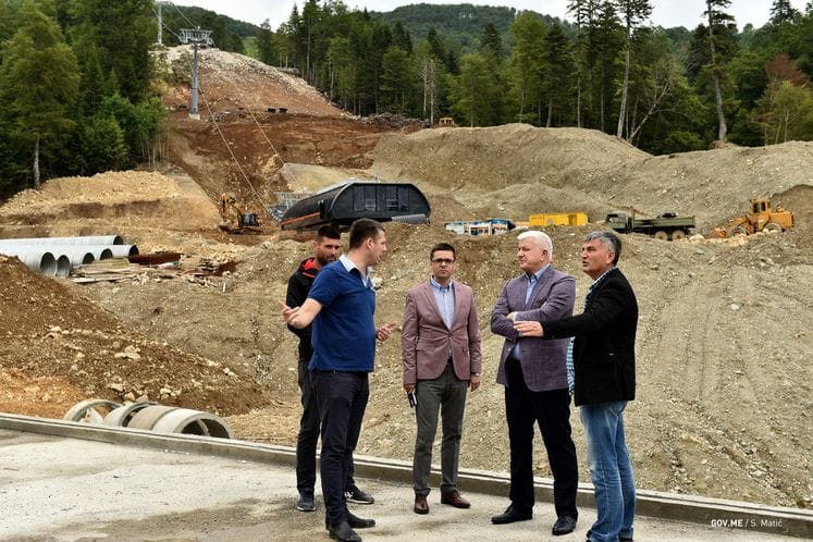 Premijer Marković nenajavljeno obišao gradilište „Kolašin 1600“ i poručio izvođačima radova i nadležnim direkcijama: Dobro zasučite rukave ili ćemo se svađati