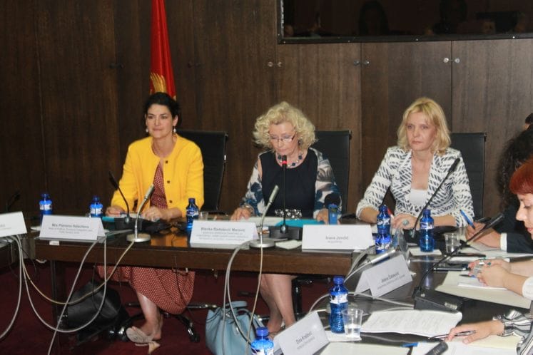 U Podgorici održan Okrugli sto u okviru Programa javne rasprave o Nacrtu teksta zakona o životnom partnerstvu osoba istog pola