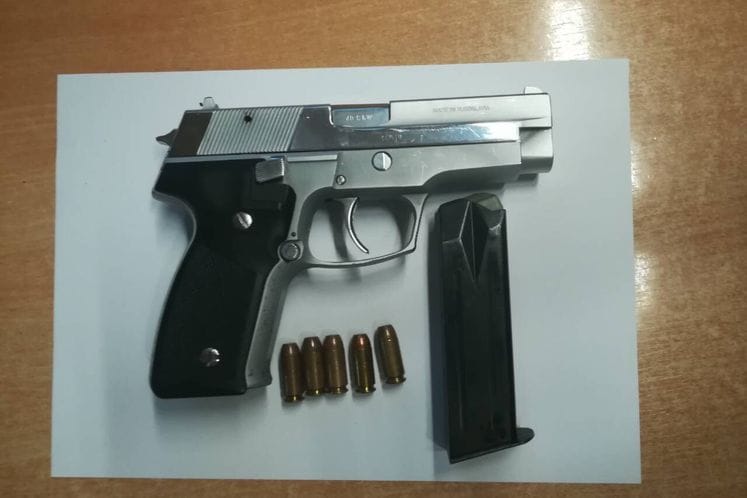 Ulcinj: Oduzeti dva pištolja i municija; protiv osumnjičenog podnijeta krivična prijava