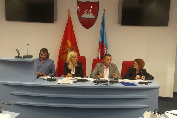 Održan okrugi sto povodom javne rasprave o Nacrtu zakona o izmjenama i dopunama Zakona o komunalnoj policiji