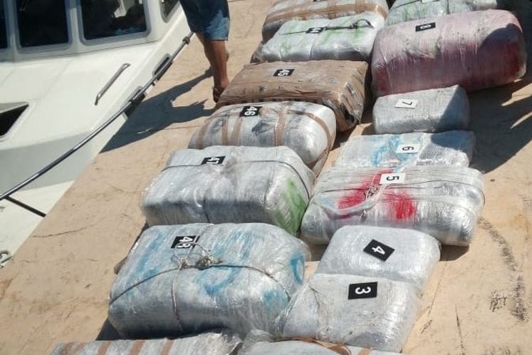 Pronađeno preko 1,3 tone marihuane u moru; radi se na identifikaciji lica koja su odbacila drogu