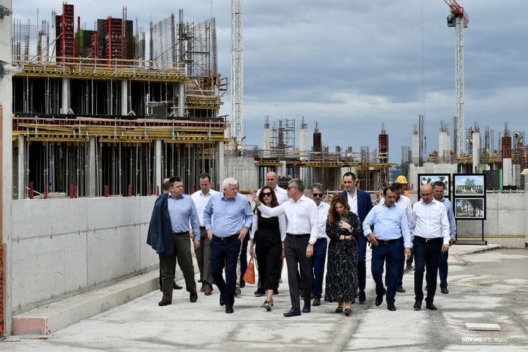 Premijer Marković obišao Portonovi: Završavamo turistički rizort najviše klase i otvaramo nova radna mjesta, ovo je Crna Gora budućnosti