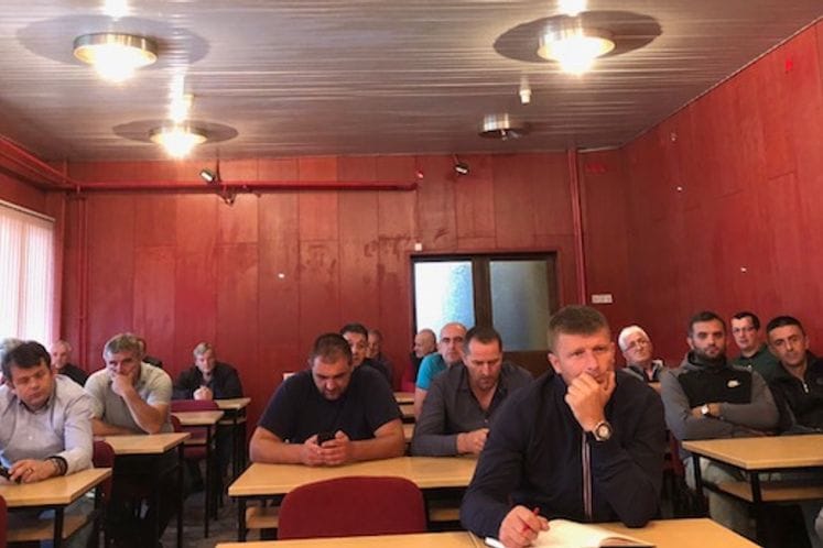 Predstavnici Ministarstva poljoprivrede na terenu, u Plavu, govorili o značaju pravilnog branja šumske borovnice