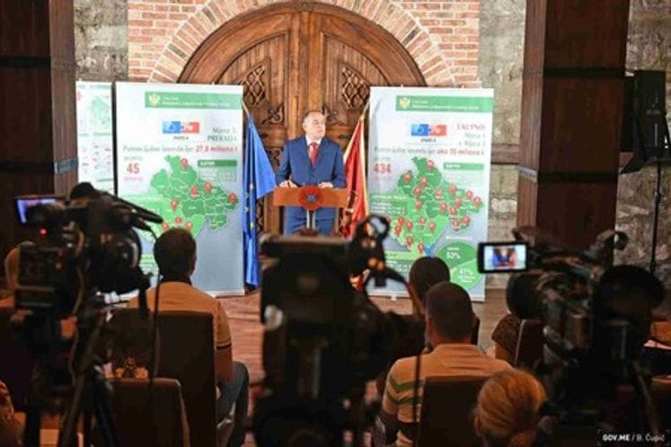 DPM Simović presents results of IPARD support at working breakfast with journalists: New development step forward in agriculture