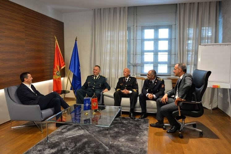 Ministar Bošković sa novoimenovanim izaslanicima odbrane, Dakovićem, Vukovićem i Gašaninom