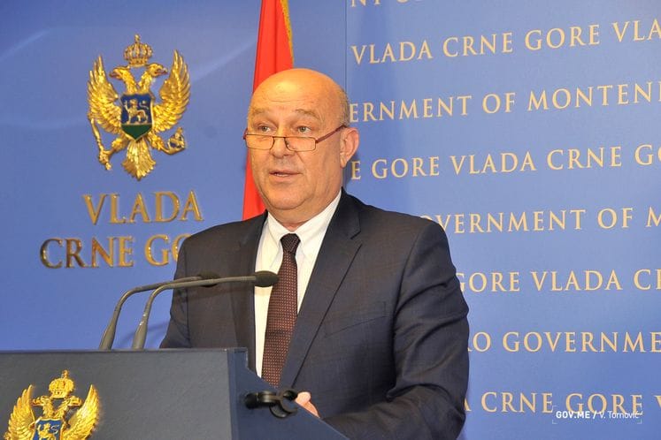 Ministar Radunović: Od 1. septembra jeftinije cigarete i gazirana pića