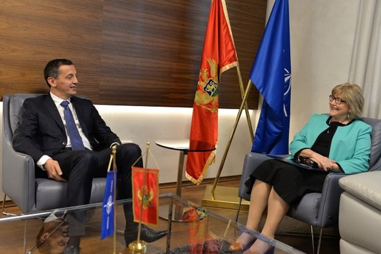 Ministar Bošković sa ambasadorkom Ueharom: Sadržajna bilateralna odbrambena saradnja Crne Gore i Sjedinjenih Američkih Država