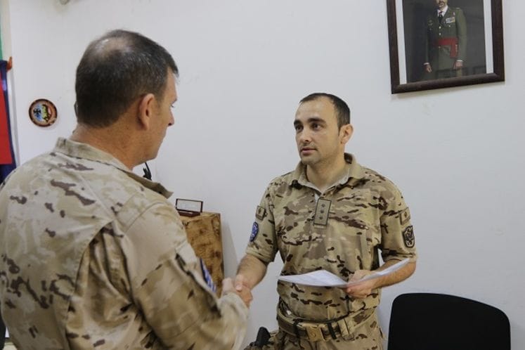 Misija EUTM: Poručniku bojnog broda Saši Čepiću priznanje “Commendation letter”.