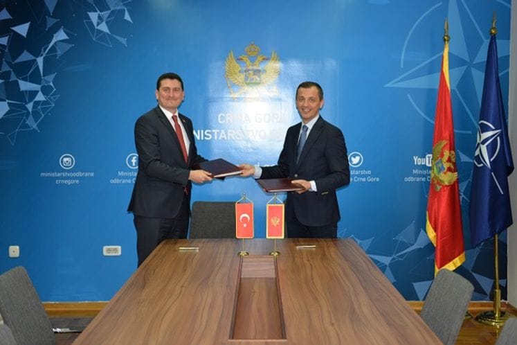 Potpisan sporazum za nabavku uniformi za pripadnike Vojske Crne Gore