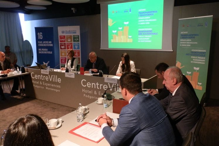 SAOPŠTENJE: Održan okrugli sto o Nacrtu zakona o finansiranju lokalne samouprave Ministar Radunović: Novim zakonskim rješenjem će se poboljšati budžetska i fiskalna disciplina lokalnih samouprava