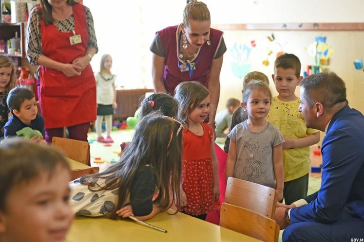 Ministar prosvjete dr Damir Šehović čestitao prvacima polazak u školu: Vi ste već heroji, a naše je da to i ostanete