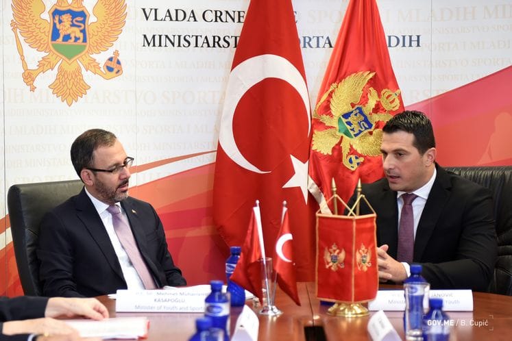 Janović i Kasapoglu: Snažimo odnose u oblasti sporta i mladih