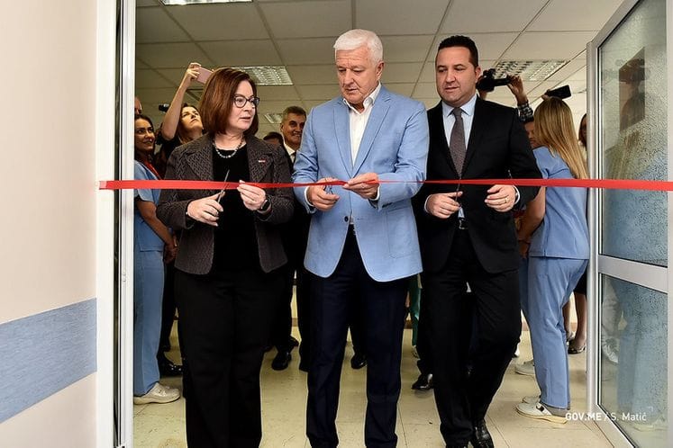 PM Marković, US Ambassador and Director of KCCG open renovated Intensive Care Unit of Institute for Children's Diseases: We never invested in health this much