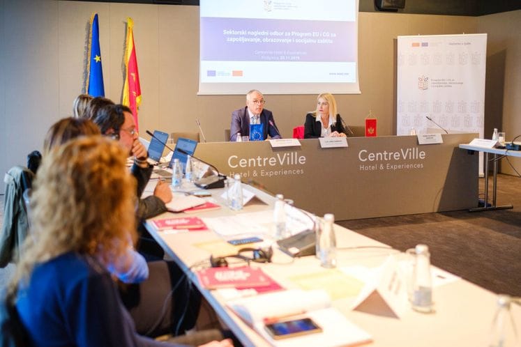 Nastavlja se intenzivan rad na sprovođenju programa iz pretpristupnih fondova EU u oblasti zapošljavanja, obrazovanja i socijalne zaštite