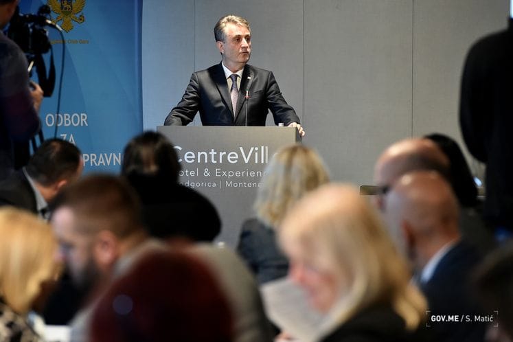 Nuhodžić: U kontinuitetu preduzimamo aktivnosti na unapređenju kapaciteta za sistemski odgovor države i društva na problem trgovine ljudima