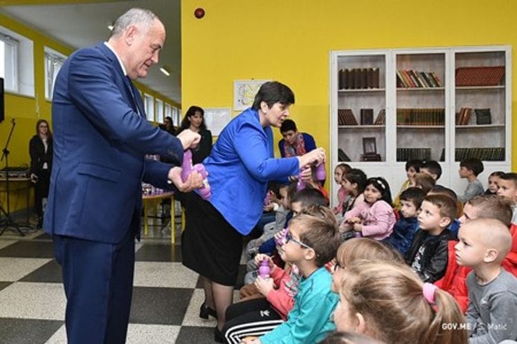 Ministry of Agriculture begins implementation of Programme - fruits, vegetables and milk for schools, Simović: We invest in health of our children and their future