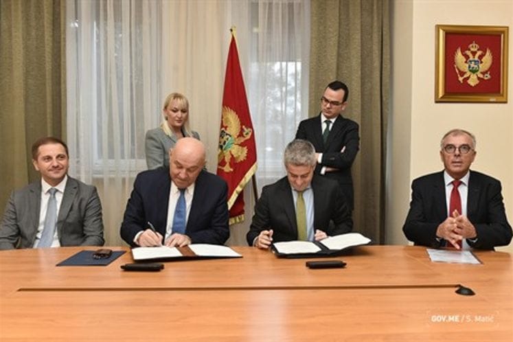 Finance Minister signs contract worth EUR 18 million for construction, reconstruction and equipping of schools, kindergartens in Montenegro