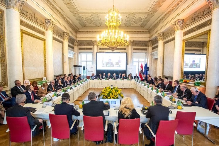 Ministar Nuhodžić na konferenciji Salzburškog foruma: Krijumčari ljudima na udaru crnogorske policije; Povećan broj otkrivenih krivičnih djela