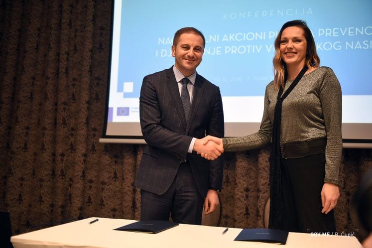 Potpisan memorandum Ministarstva prosvjete i Udruženja Roditelji u vezi sa vršnjačkim nasiljem: Prepoznajmo i reagujmo zajedno