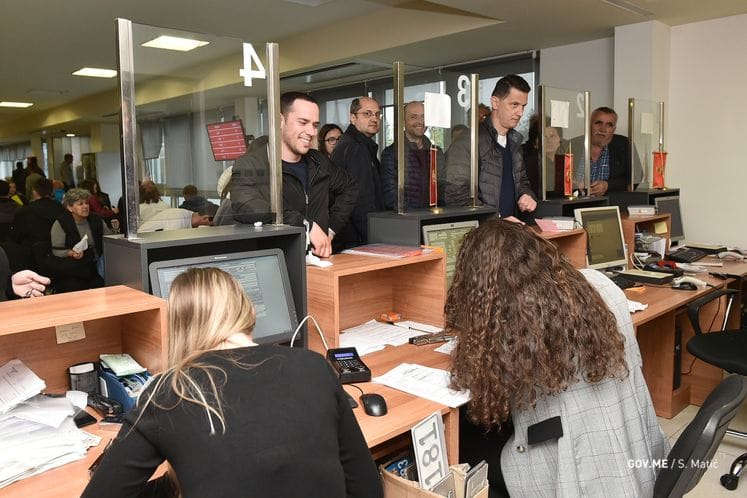 Crnogorski državljani mogu slobodno putovati u više od 120 zemalja; od 2008. godine do sada izdato ukupno 643.479 pasoša