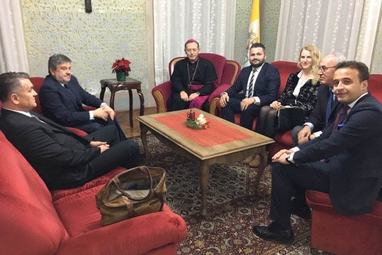 Svi svojim svakodnevnim djelovanjem i ponašanjem treba snažnije da se zalažemo za jačanje dijaloga i odgovornosti, solidarnosti i harmonije u društvu i zajednici u kojoj živimo