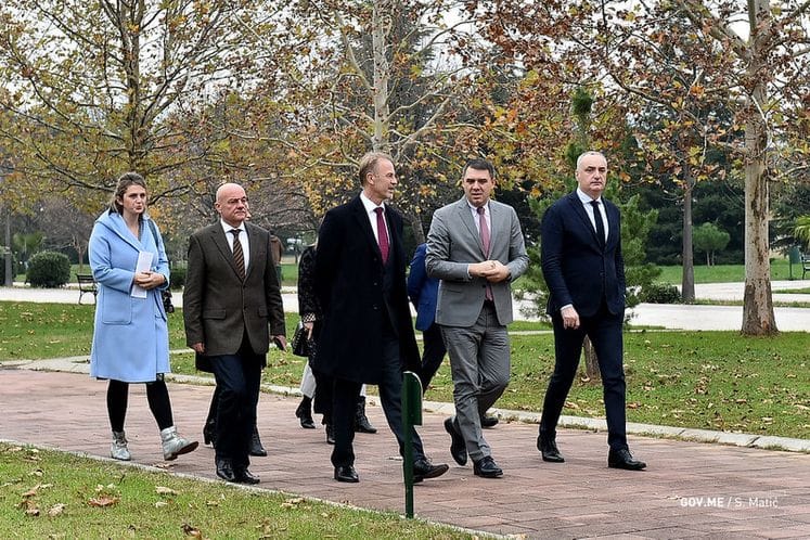 Otvoren park ispred Rektorata UCG