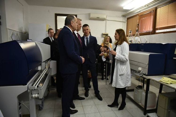 Potpredsjednik Simović i ambasador Orav pustili u rad najsavremeniju opremu u Laboratoriji za mljekarstvo: Dostižemo EU standarde kvaliteta za dobro farmera, prerađivača i potrošača