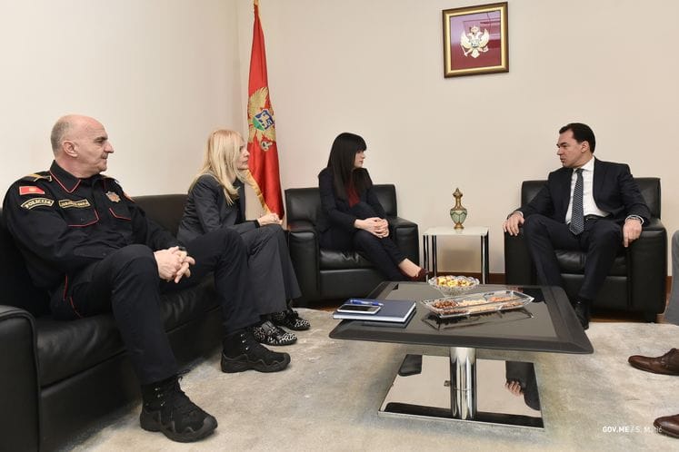 State authorities have special responsibility to protect safety of health workers