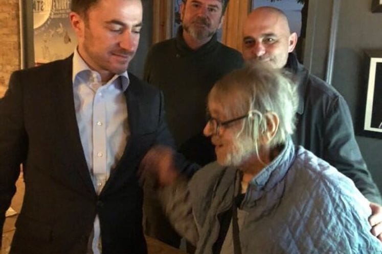 Ministar Bogdanović posjetio slikara Voja Stanića, koji je nedavno proslavio 95. rođendan