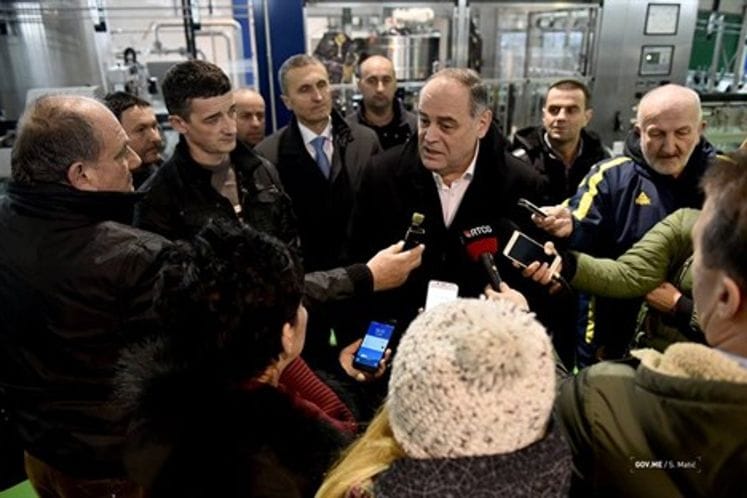 DPM Simović visits Lipovo water factory: Government will seek solution together with workers - it is for the best to start production