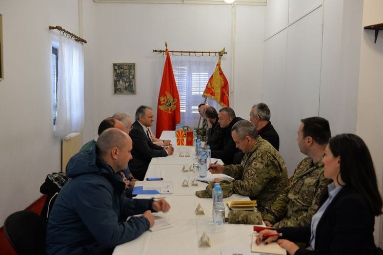 Filipović i Nikolić obišli kadete iz Makedonije koji u Kolašinu realizuju obuku u zimskim uslovima