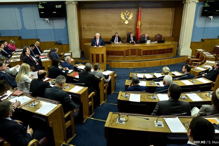 Predsjednik Marković na Premijerskom satu: Za izgradnju autoputa nećemo platiti ni euro više od ugovorenog