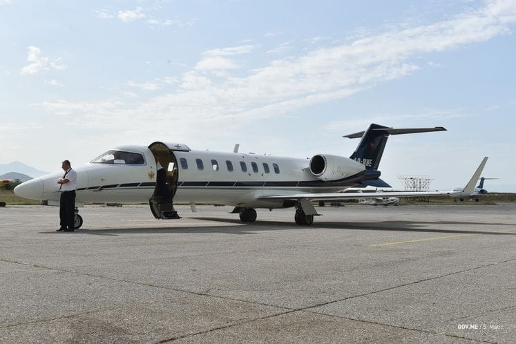 Government's aircraft is used exclusively for official purposes