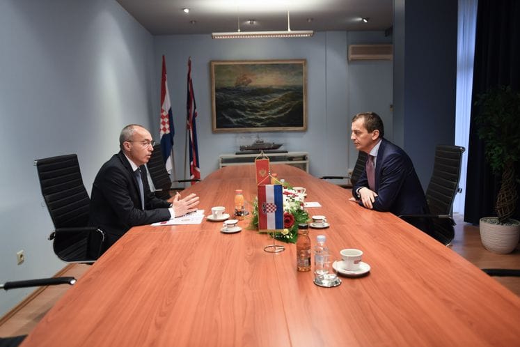 Jadranska vojna i vazduhoplovna izložba i konferencija “ASDA 2019”: susret Boškovića sa hrvatskim kolegom, Damirom Krstičevićem