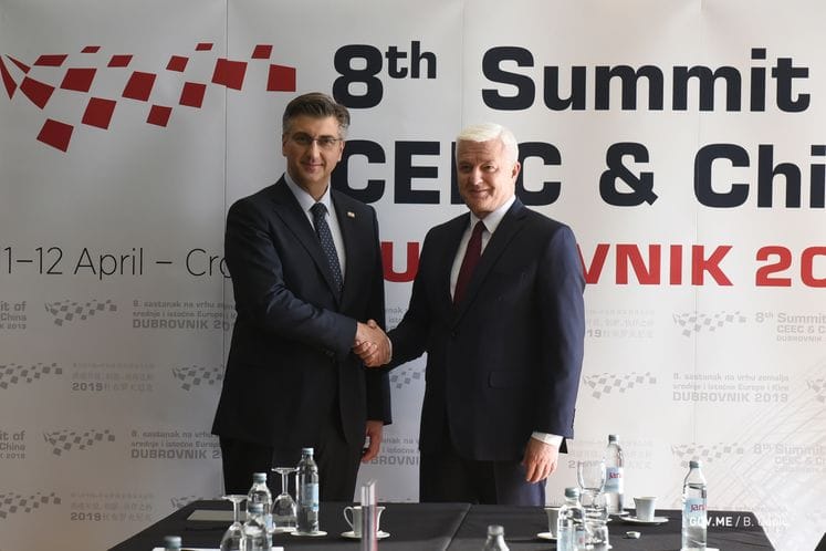 PM Marković meets Croatian counterpart Plenković at 16+1 Summit in Dubrovnik: Key issues - bilateral relations, boosting economic cooperation